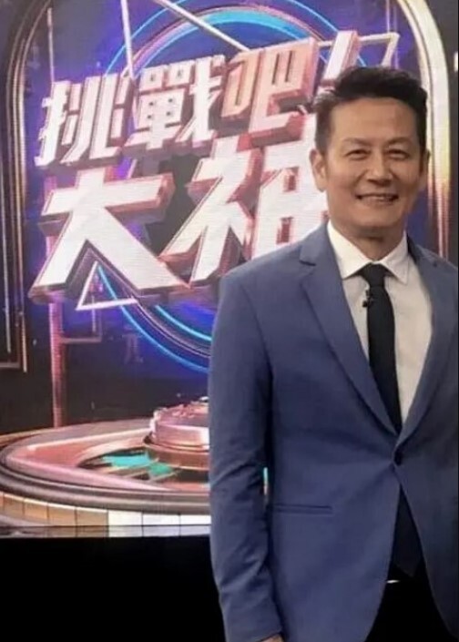 菩提向心觅白领小姐姐上班跳蛋塞逼 - 百度AV海报